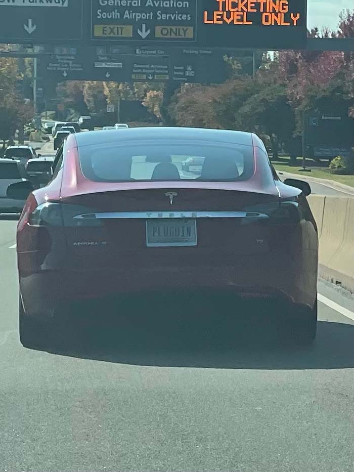PLUGDIN vanity license plate