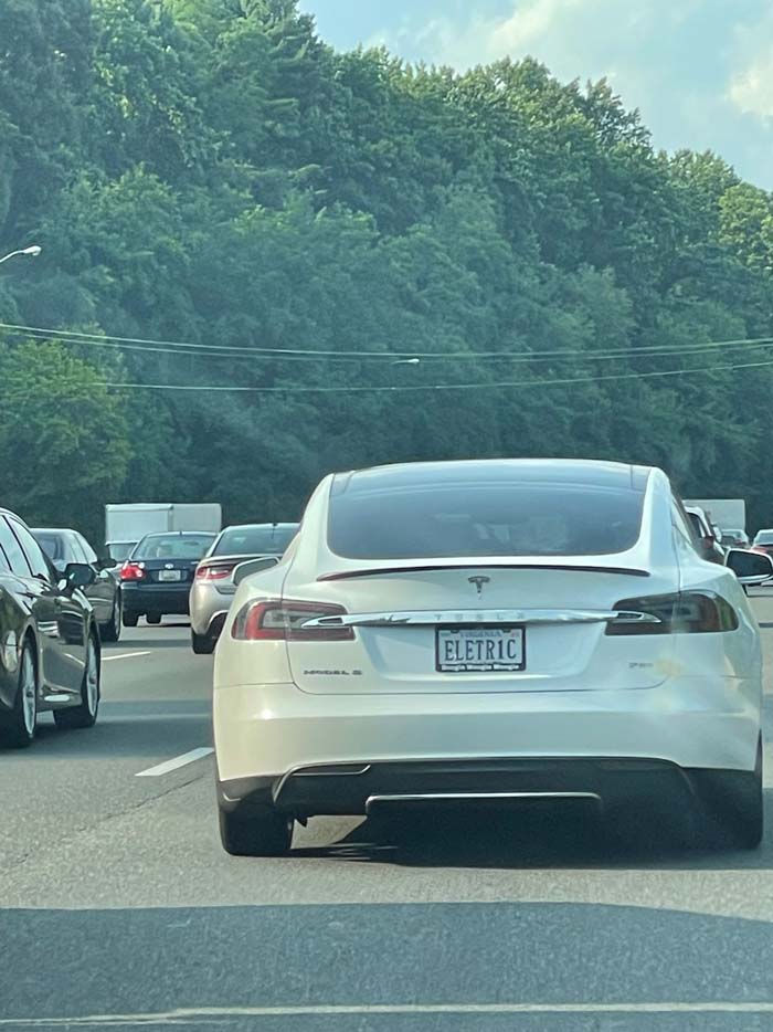ELETR1C vanity license plate