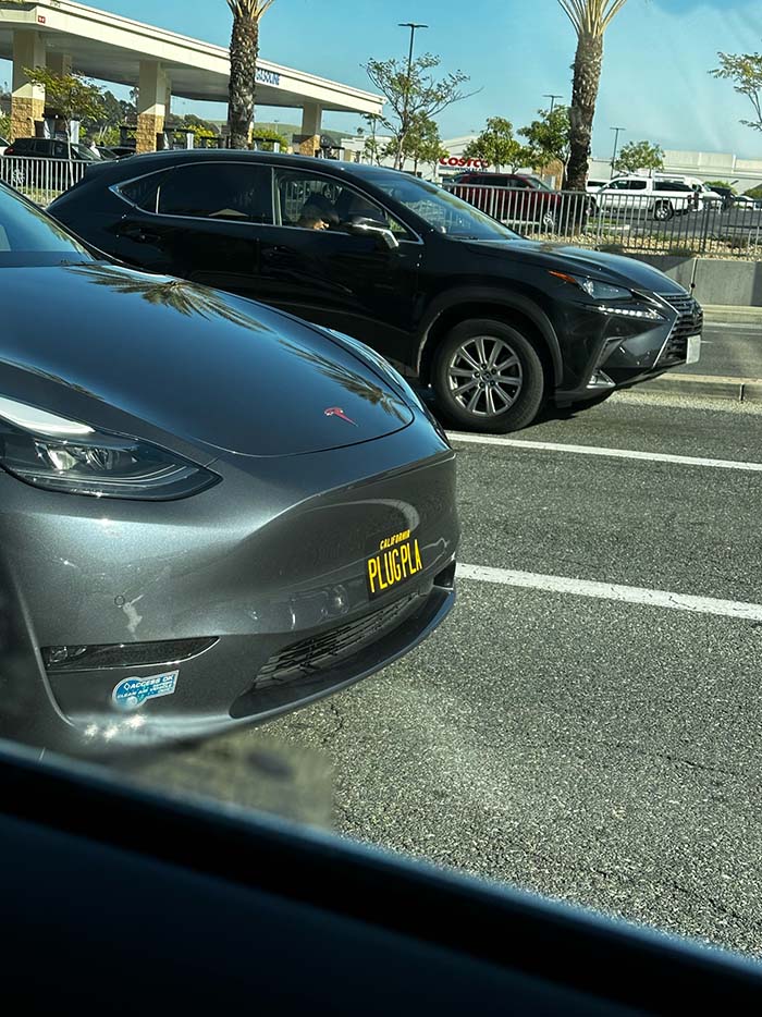 PLUGPLA vanity license plate