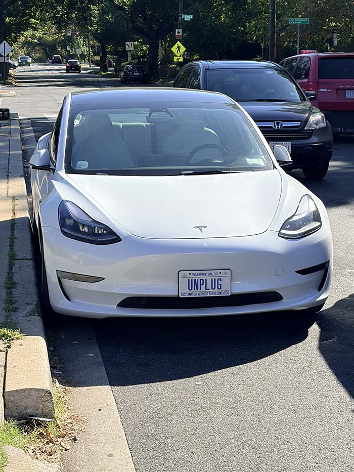 UNPLUG vanity license plate