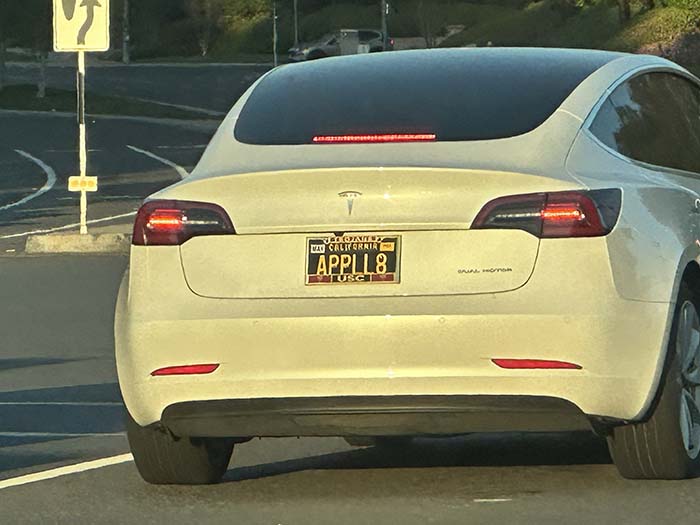 APPLL8 vanity license plate