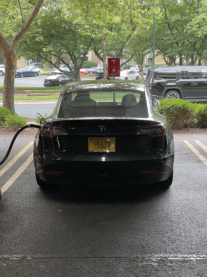 SNEQ vanity license plate