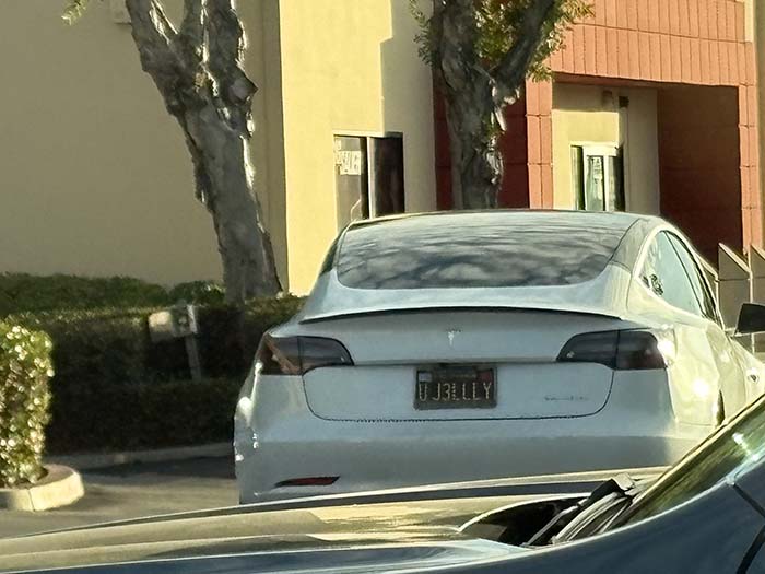 UJ3LLLY vanity license plate