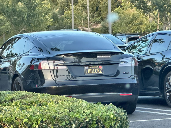 LUDICRZ vanity license plate